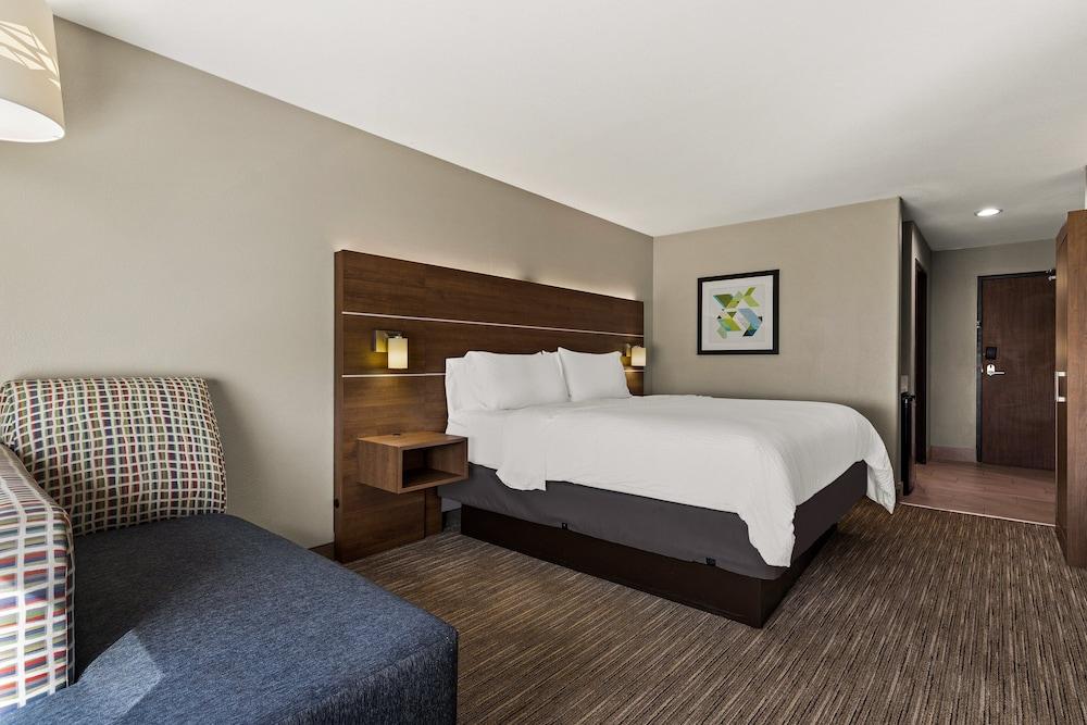 Holiday Inn Express Hotel & Suites Okmulgee by IHG photo 17