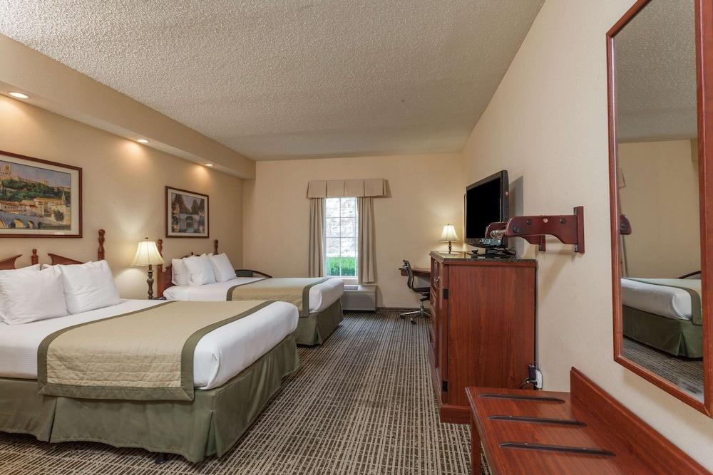 Baymont by Wyndham Columbia Maury photo 5