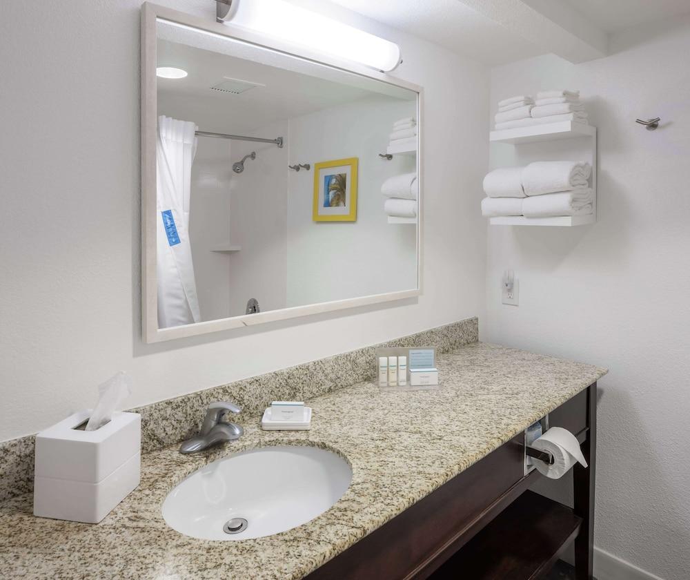 Hampton Inn & Suites by Hilton Miami-Doral/Dolphin Mall photo 26