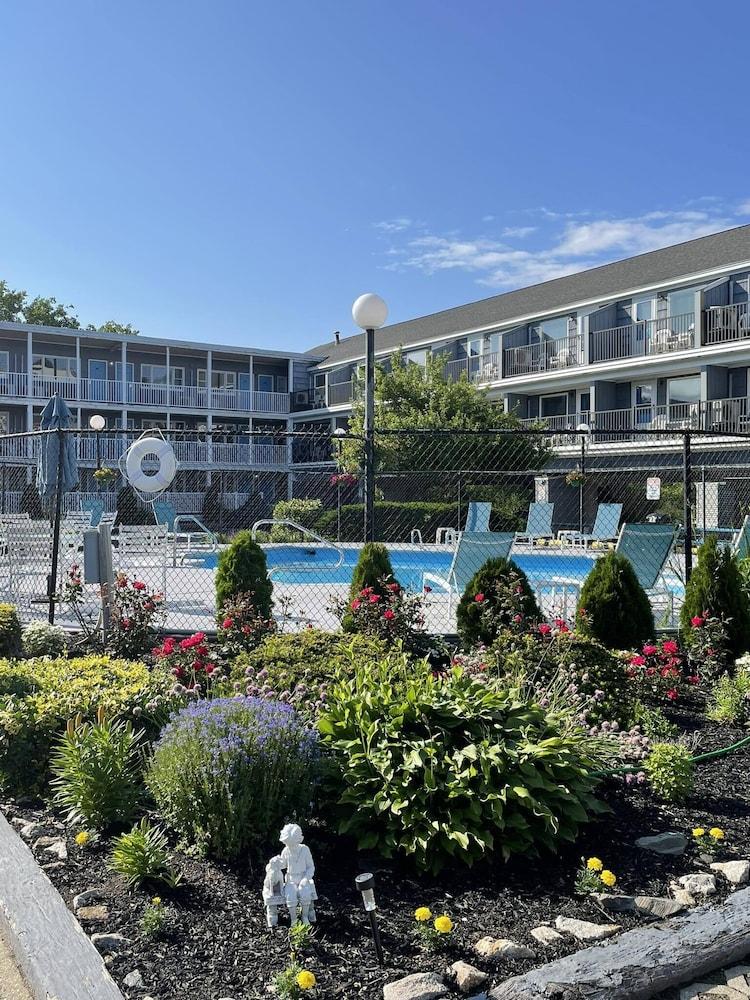 Grand Beach Inn photo 22