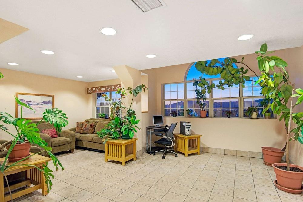 Microtel Inn & Suites by Wyndham Albuquerque West photo 7