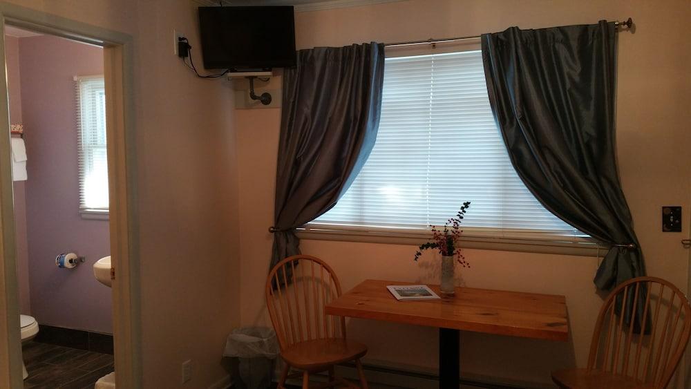 Torch Bay Inn photo 11