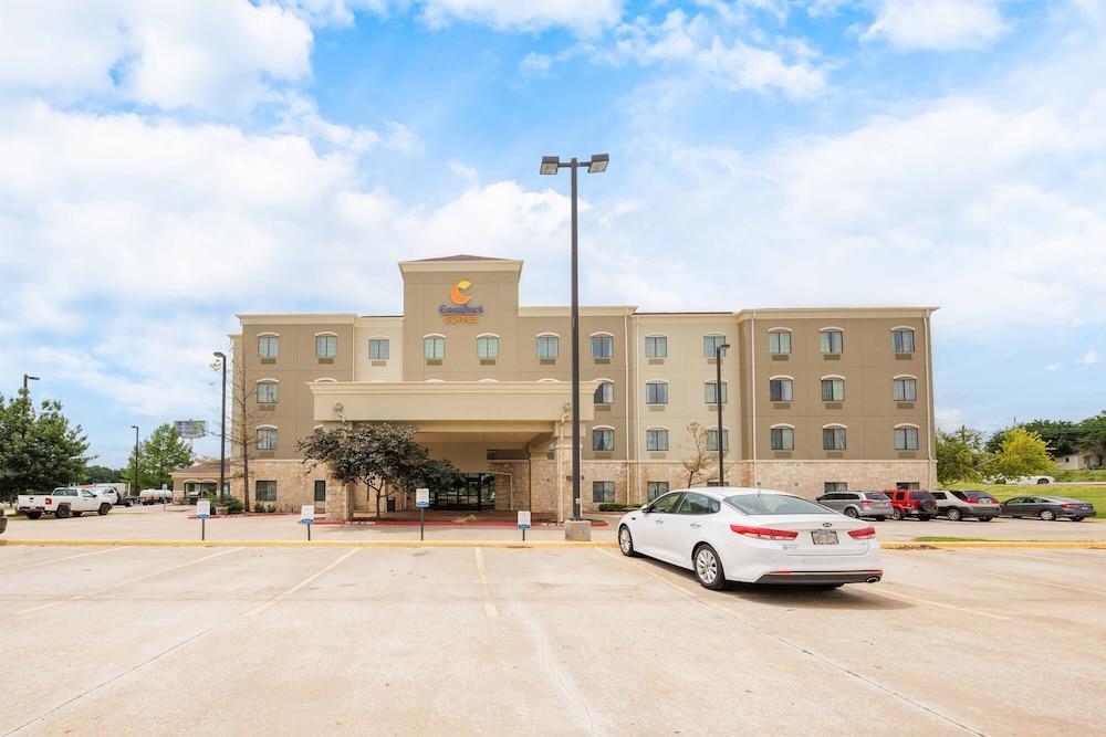 Comfort Suites Lawton Near Fort Sill photo 34