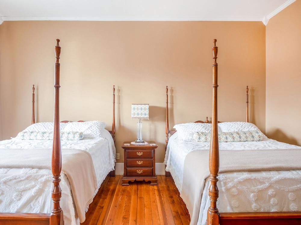 The Belmont Inn photo 9