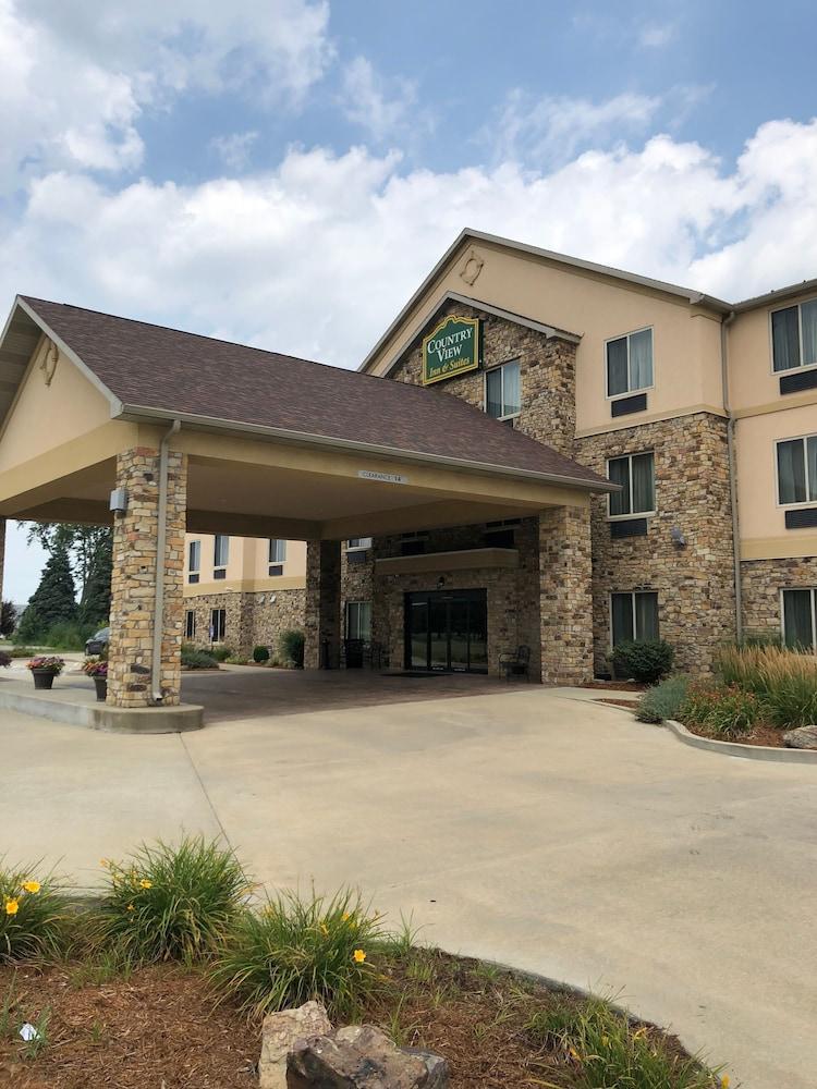 Country View Inn & Suites photo 9