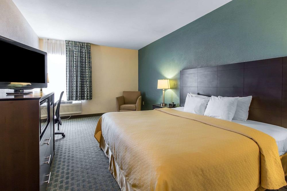 Quality Inn Fitzgerald photo 30