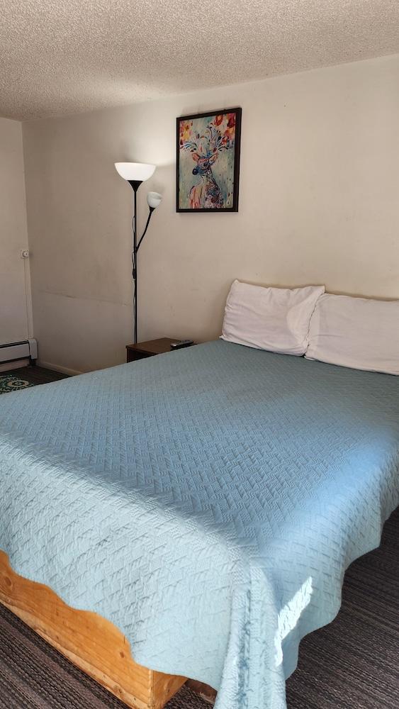 Golden Arrow Motel photo 23