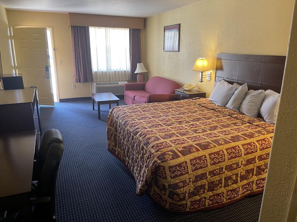 Gun Barrel Executive Inn photo 8