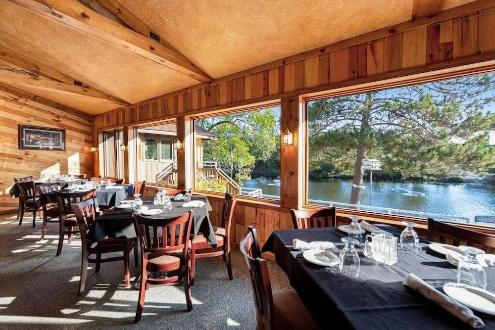 Chanticleer Inn photo 28