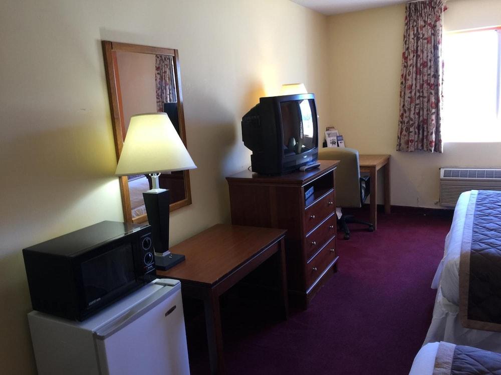 Laketree Inn And Suites Marion photo 16