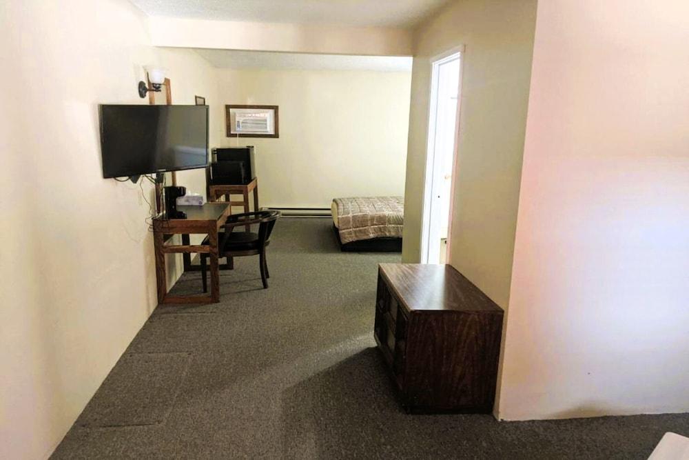 Love Hotels Kadoka by OYO at Badlands SD photo 10