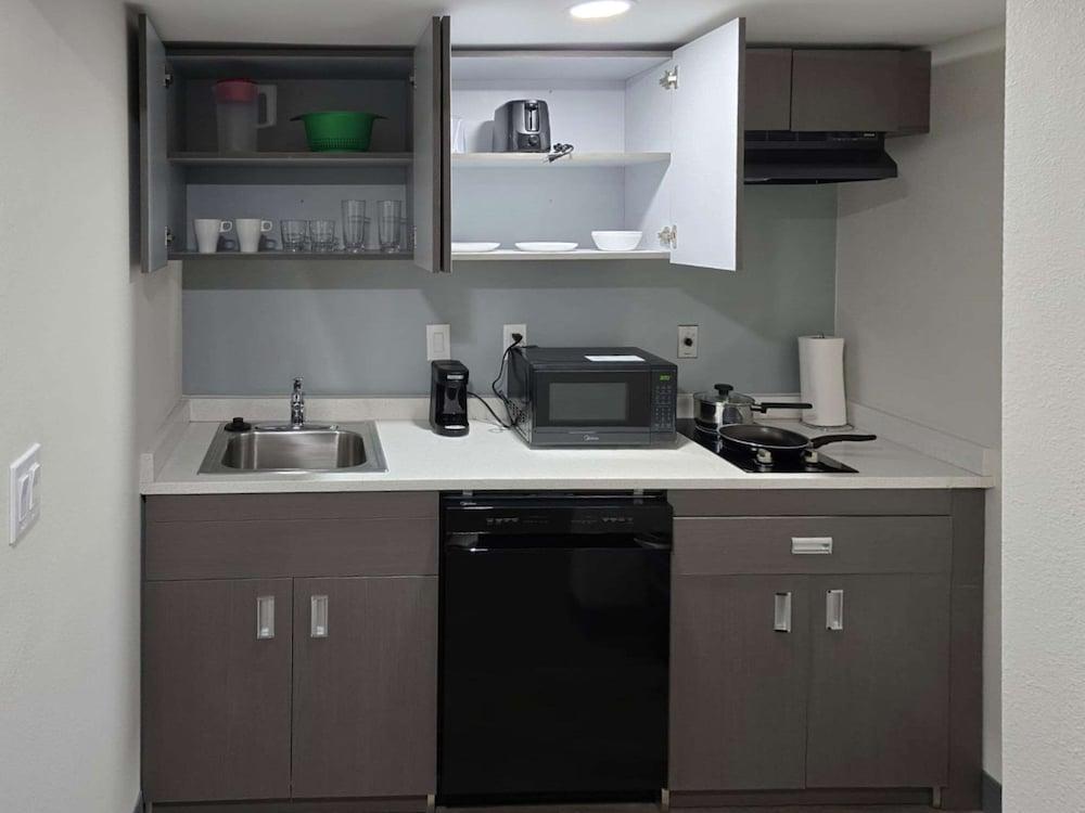 MainStay Suites Prince George - Fort Lee photo 7