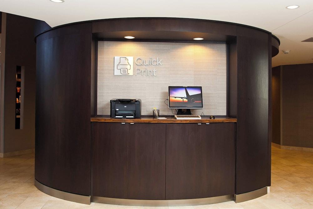 Courtyard by Marriott La Crosse photo 59