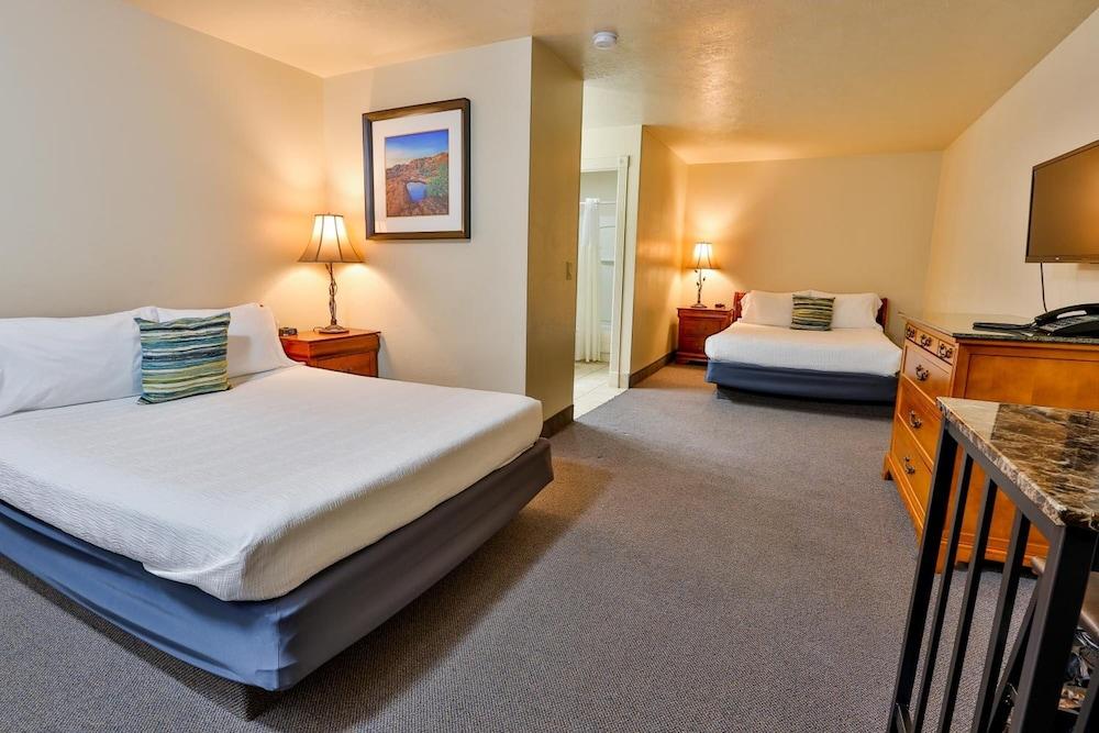 Chalet Motel photo 18