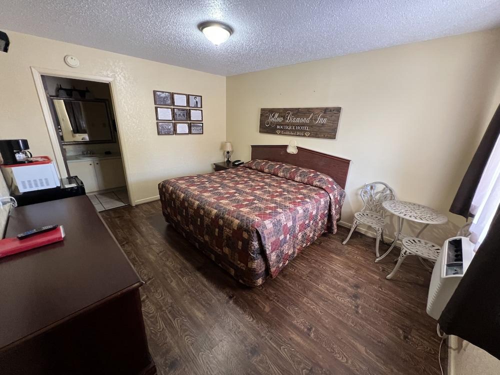 Yellow Diamond Inn photo 21