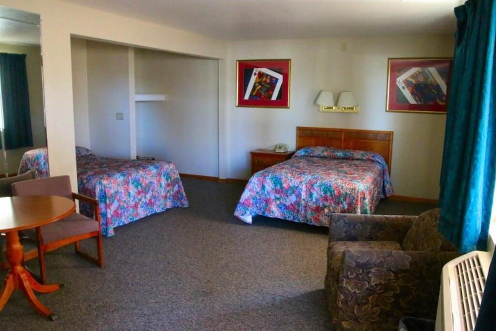 Travelers Inn photo 26