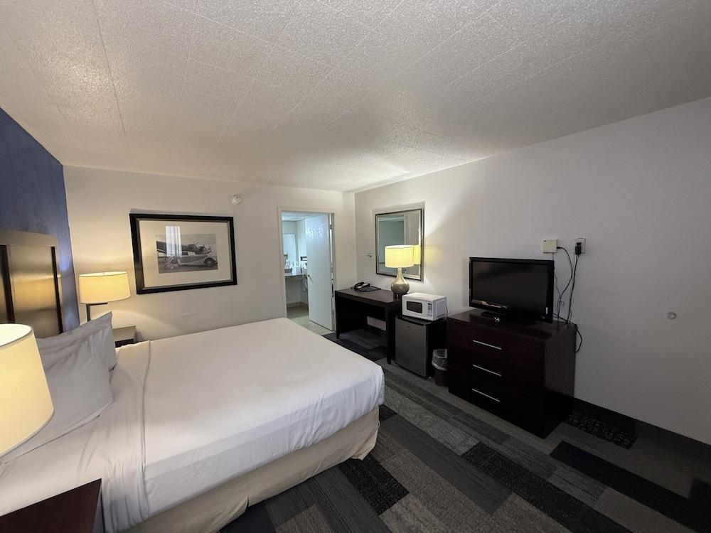 Frontier Inn photo 10