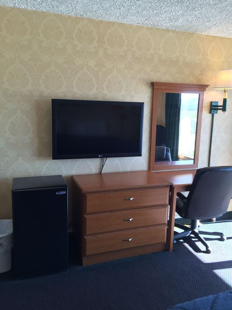 Town and Country Motel photo 14