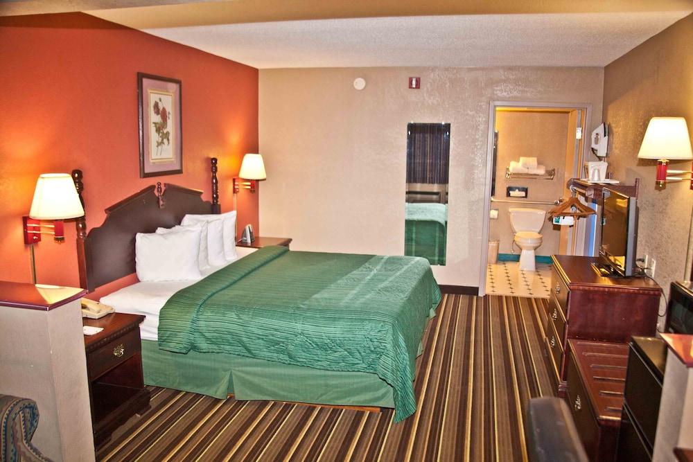 Quality Inn & Suites Macon North photo 13