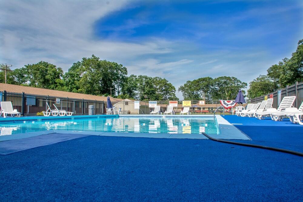 Atlantic Inn & Suites photo 3