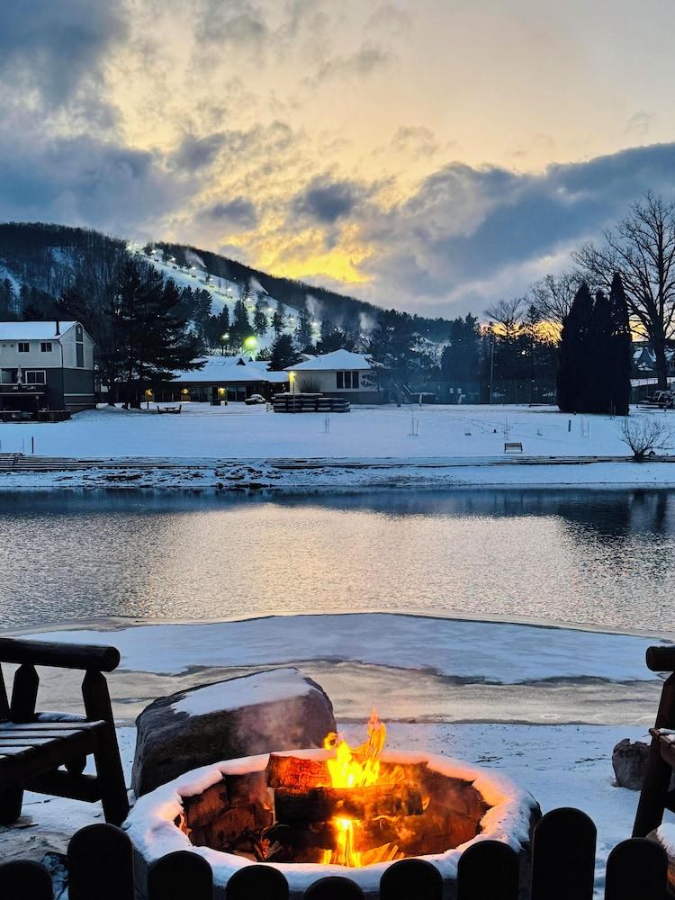 LakeFront Lodge photo 5