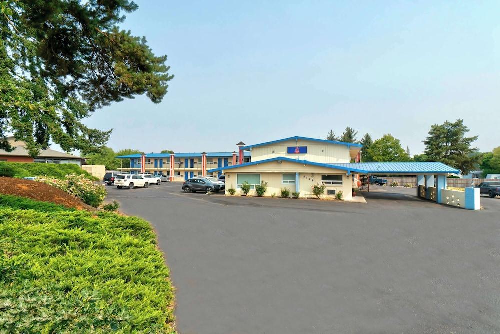Studio 6 Suites Albany, OR photo 23