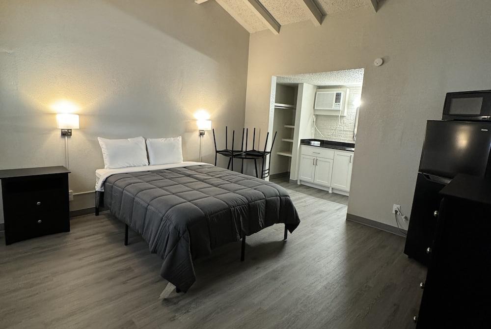 LTA Suites Brookside photo 16