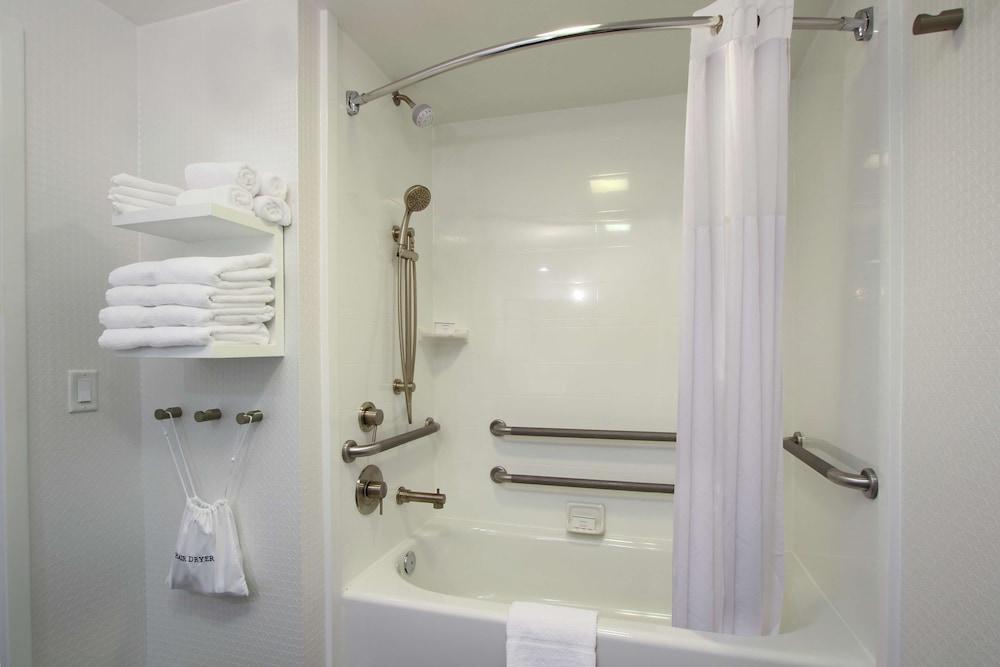 Hampton Inn Hagerstown-I-81 photo 26
