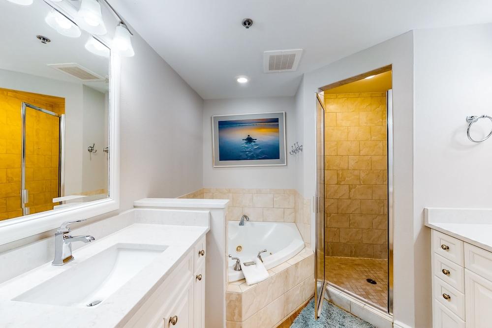 Azure Condominiums photo 38