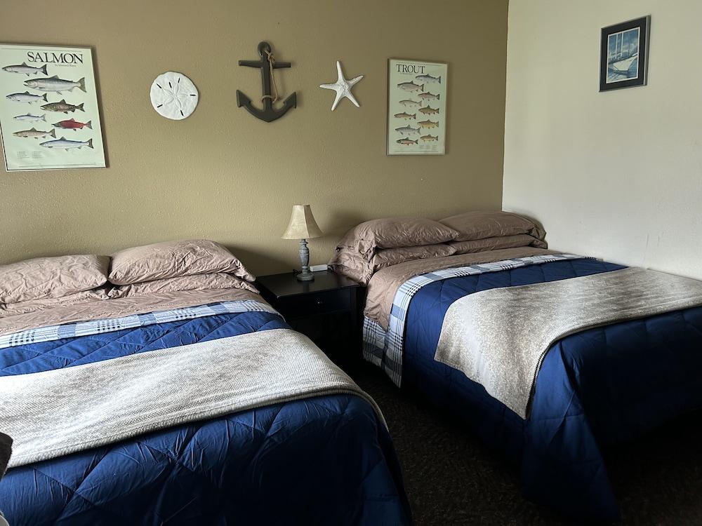 Bird Creek Motel photo 8