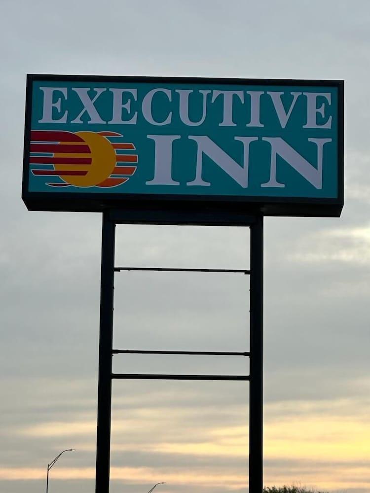 Executive Inn photo 11