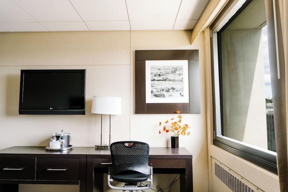 Hotel UMass photo 28