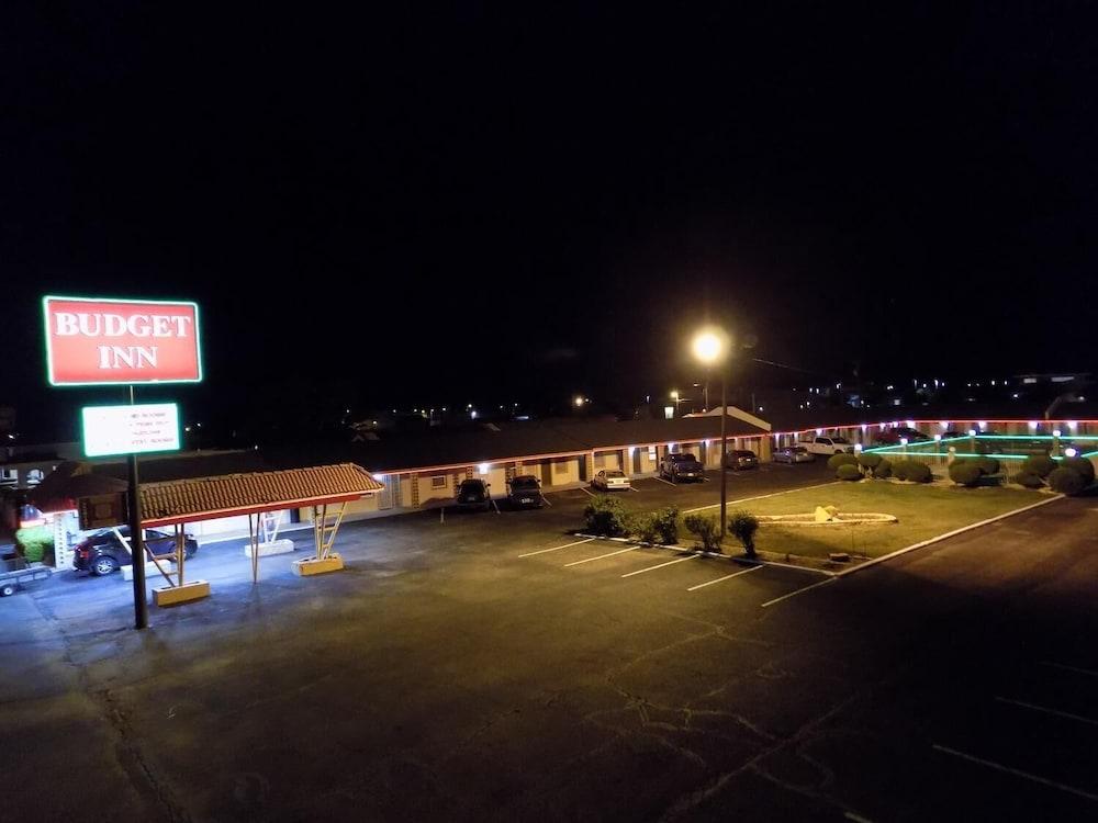 Budget Inn photo 13