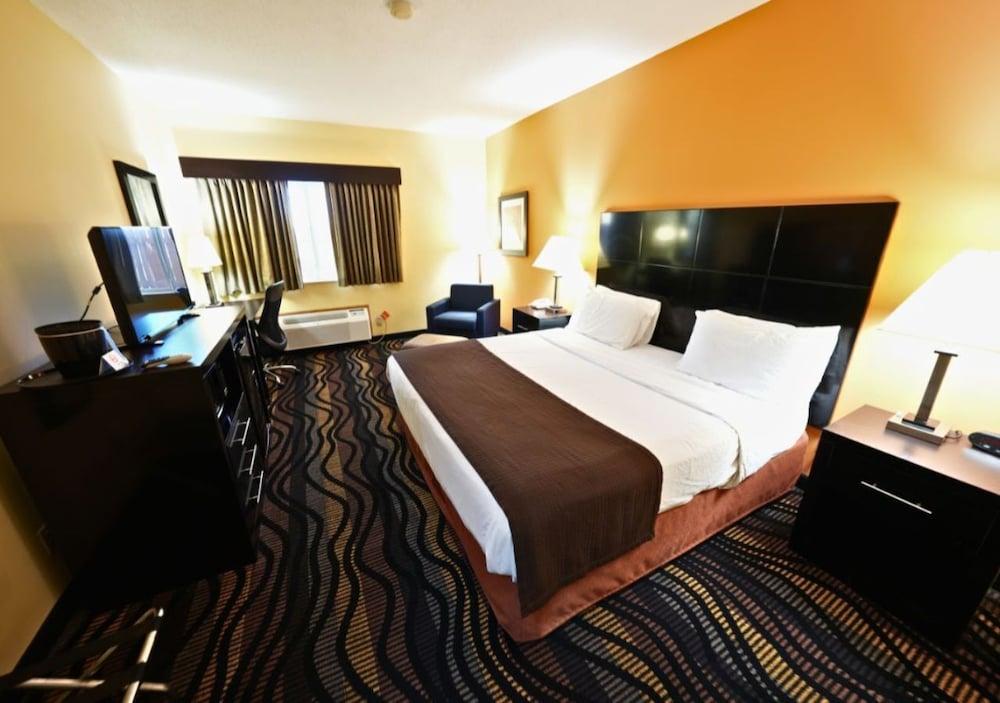 Rock Island Inn & Suites Streator IL photo 13