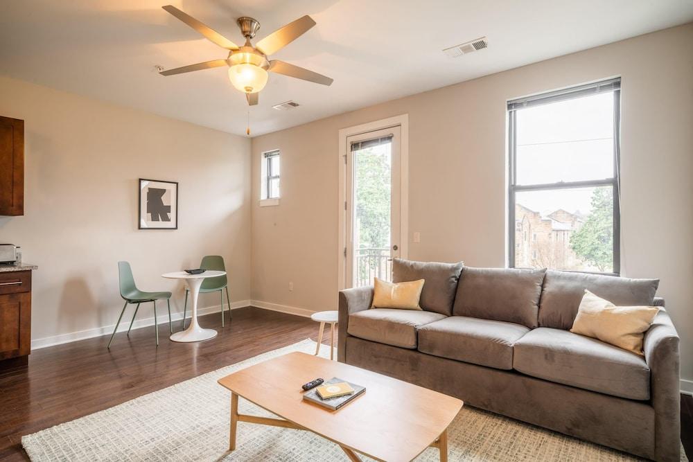 CozySuites Music Row photo 47