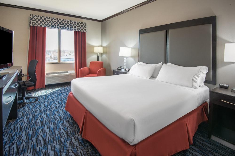Holiday Inn Express Cleveland Airport - Brookpark by IHG photo 57