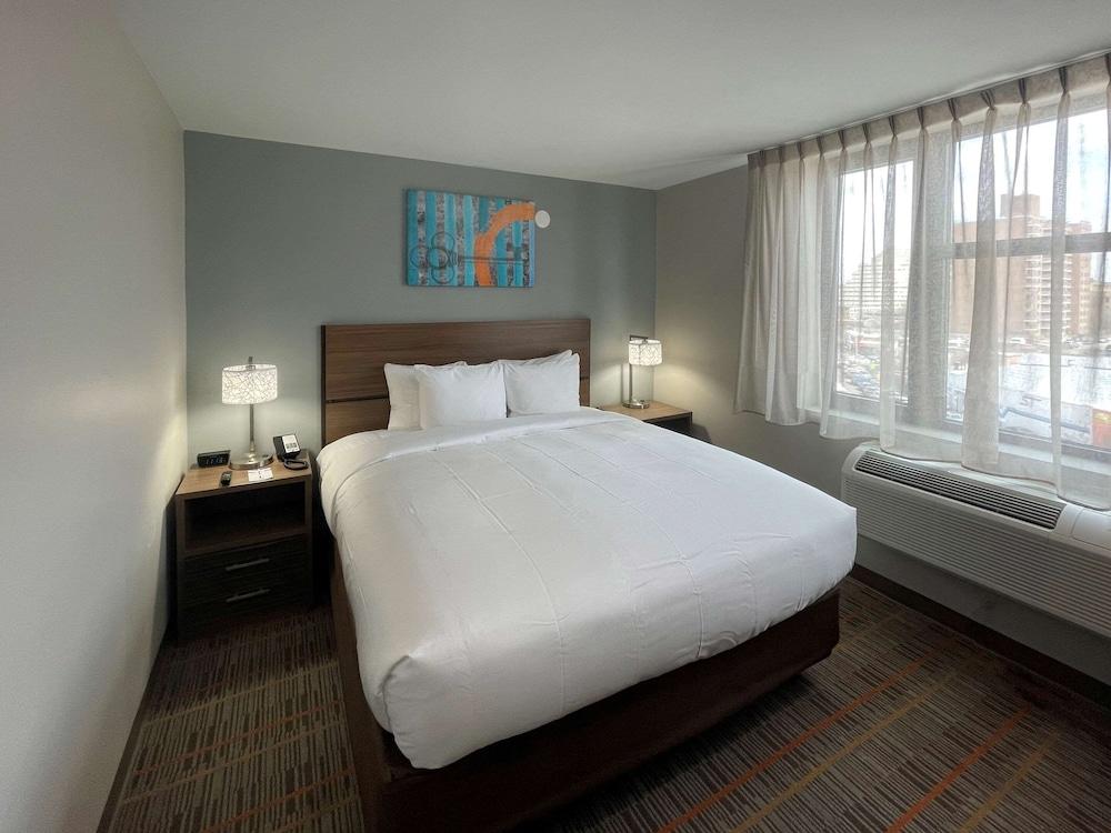 MainStay Suites Bronx - Belmont photo 7