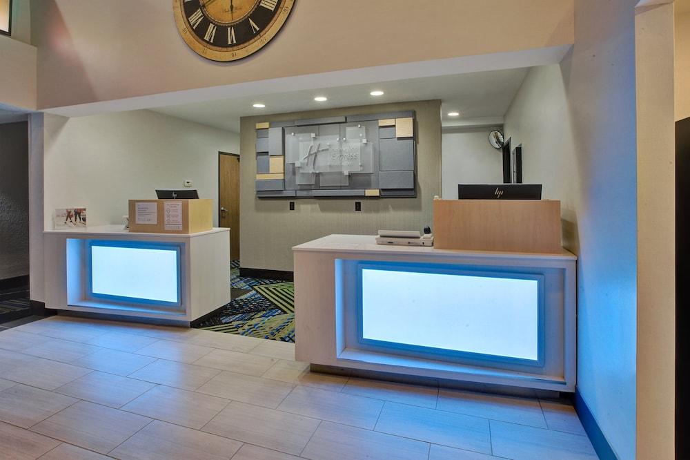Holiday Inn Express & Suites Petoskey by IHG photo 64