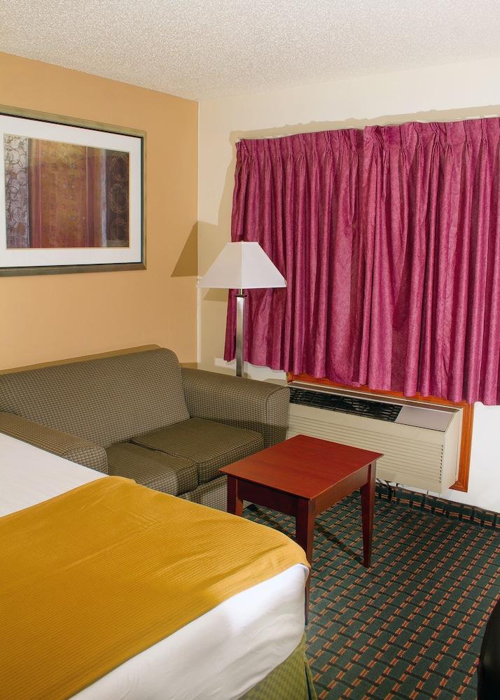 Budget Inn and Suites photo 16