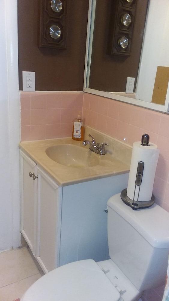 Avenues Hostel photo 23