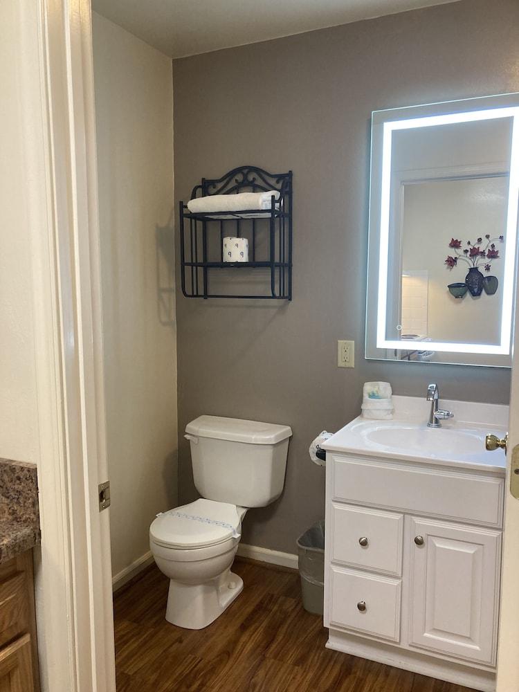 Affordable Corporate Suites - Lanford photo 3