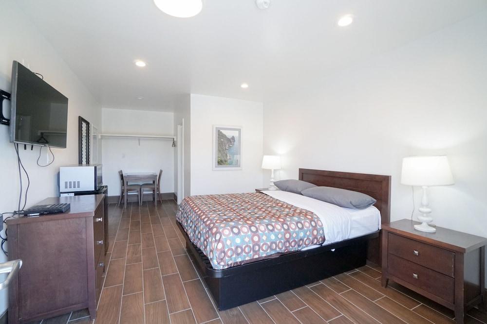 SIGNAL HILL MOTEL photo 11