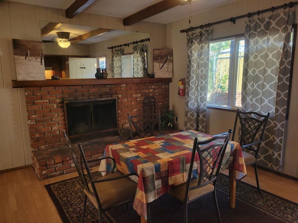 Sleepy Hollow Cabins and Hotel photo 17