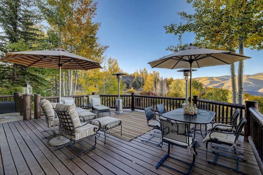 Snowberry by Elevation Accommodations photo 7