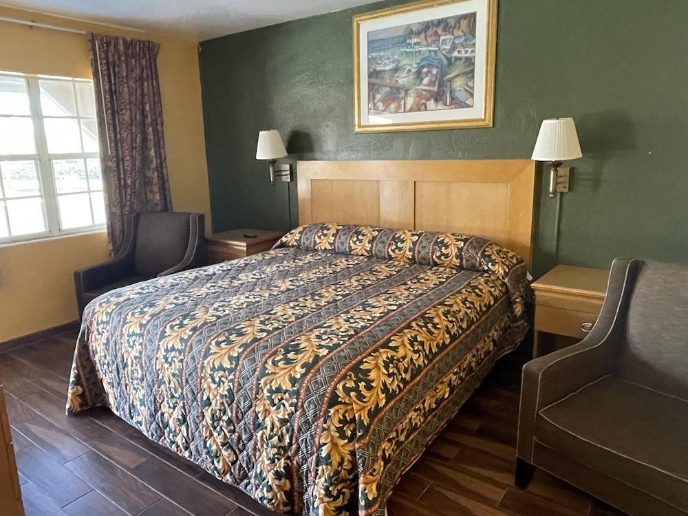 Shangri La Motel photo 8