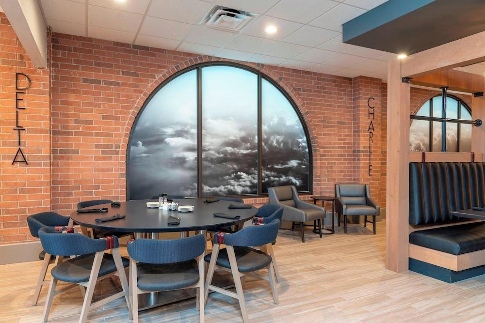 Delta Hotels by Marriott Kalamazoo Conference Center photo 33