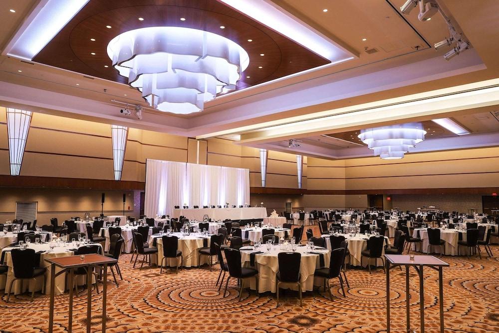 Radisson Plaza Hotel at Kalamazoo Center photo 71