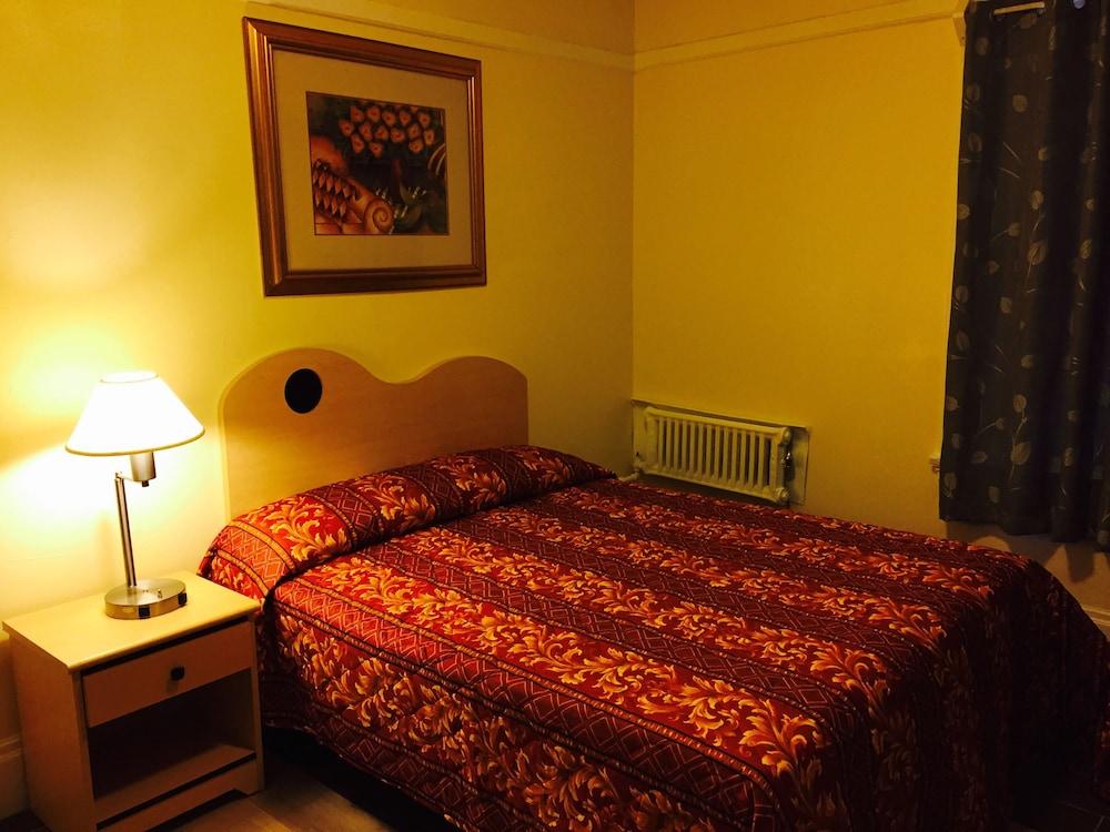 Aldrich Hotel photo 2