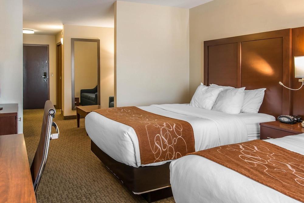 Comfort Suites Wixom - Novi photo 20