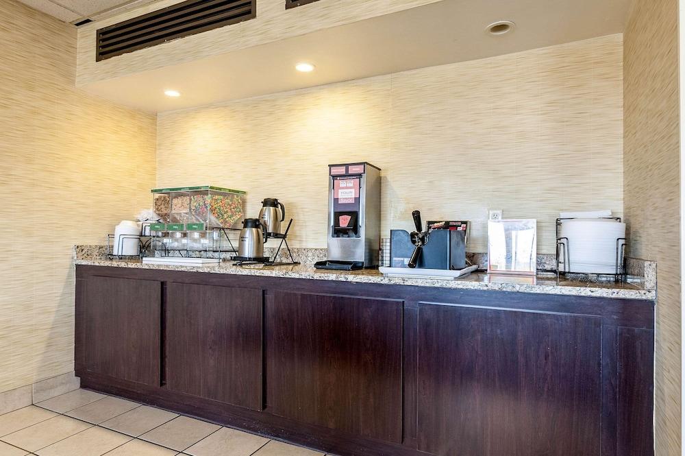 Quality Inn Clarksdale photo 23